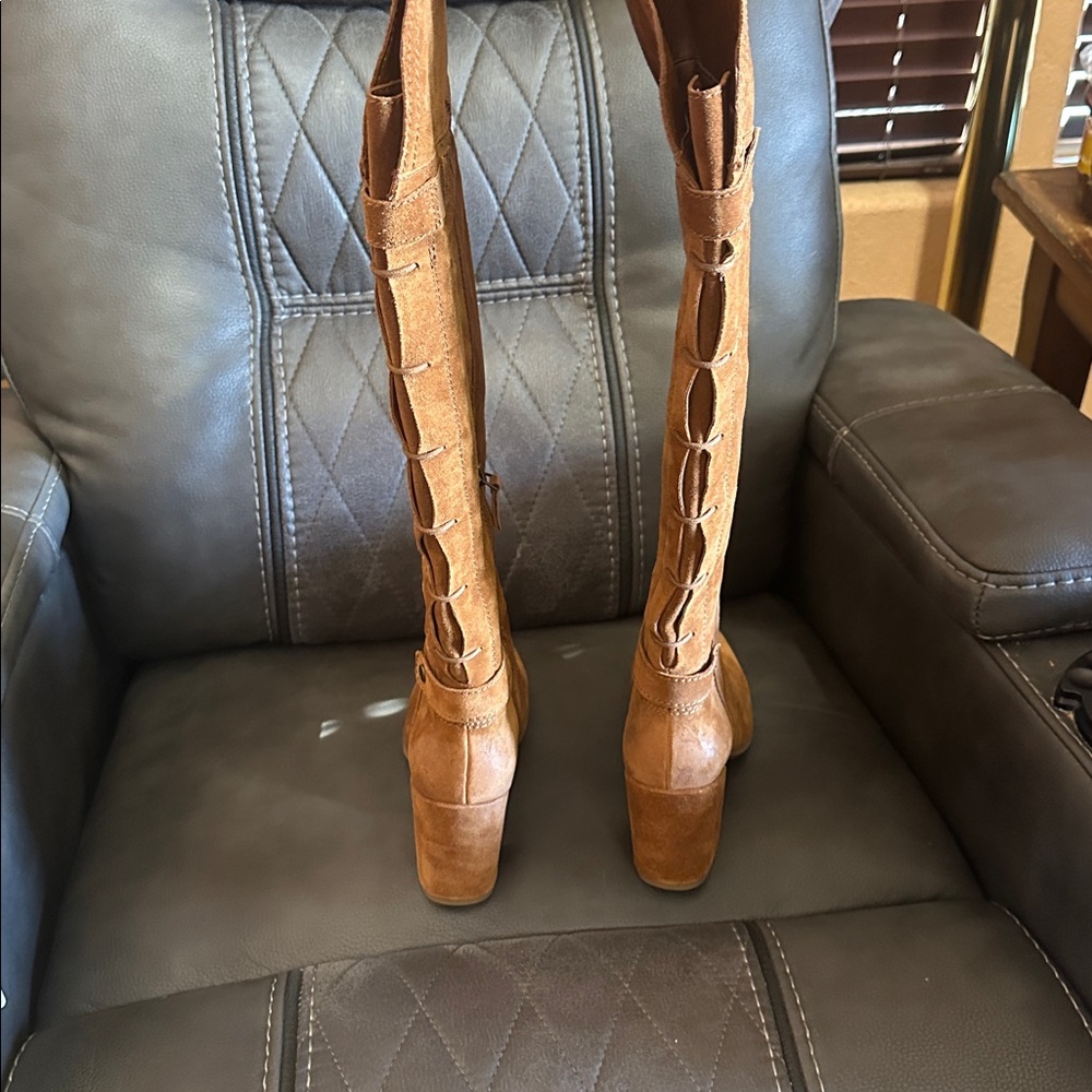 Franko Sarto Elegant Tan Suede Knee-High Boots - Picture 8 of 9